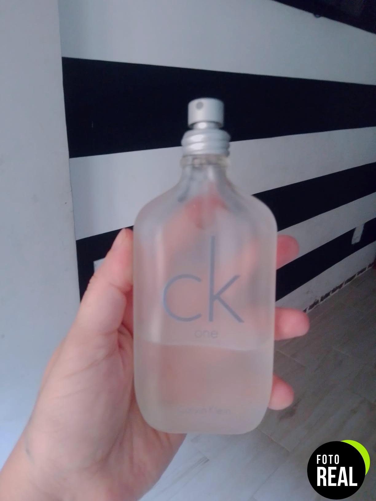 ck-one-perfume-calvin-klein-foto-1