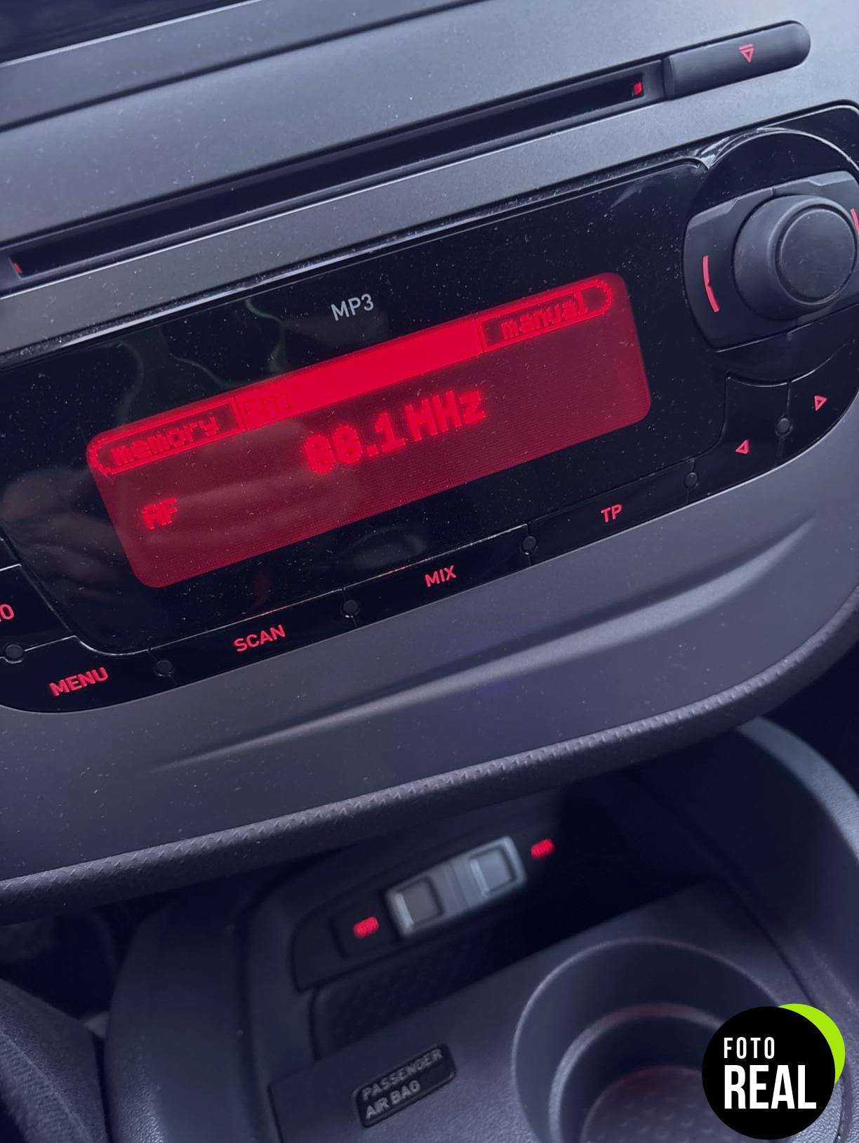 lencent-transmisor-fm-bluetooth-coche-1-foto-2